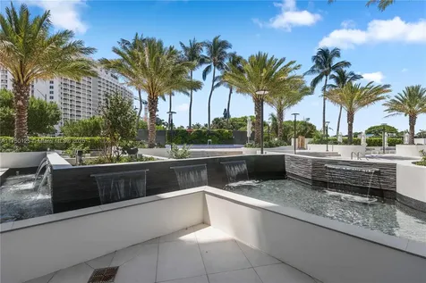 5500 Collins Avenue Miami Beach FL 33140
