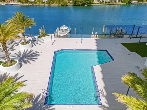 5500 Collins Avenue Miami Beach FL 33140