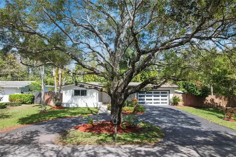 6231 SW 58th Street South Miami FL 33143