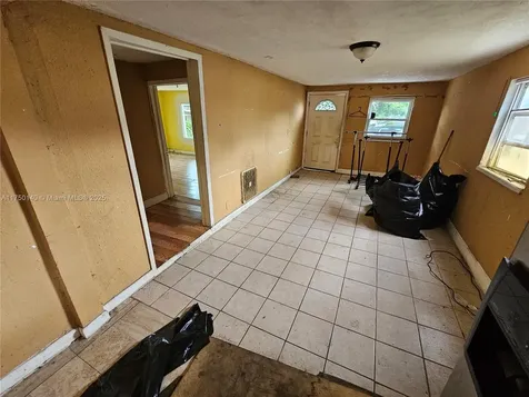 9333 NW 5th Avenue Miami FL 33150