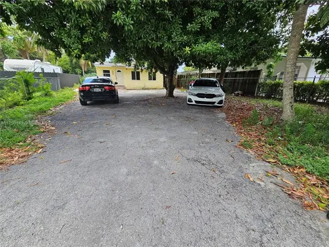 9333 NW 5th Avenue Miami FL 33150