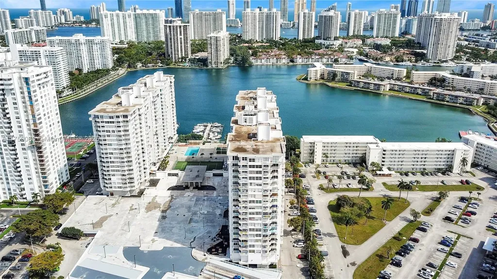 18051 Biscayne Boulevard Aventura FL 33160