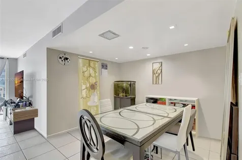 18051 Biscayne Boulevard Aventura FL 33160