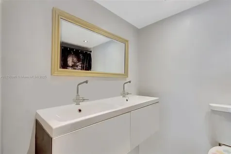 18051 Biscayne Boulevard Aventura FL 33160