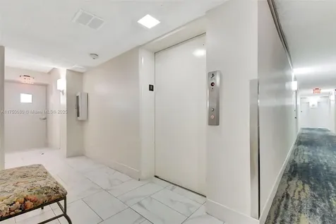 18051 Biscayne Boulevard Aventura FL 33160