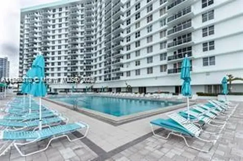 3725 S Ocean Drive Hollywood FL 33019
