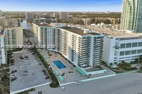3725 S Ocean Drive Hollywood FL 33019