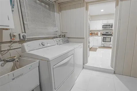 7401 Taylor Street Hollywood FL 33024