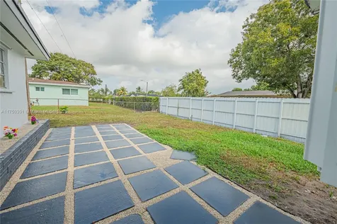 7401 Taylor Street Hollywood FL 33024