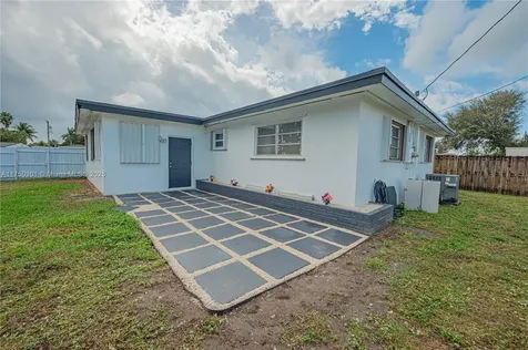 7401 Taylor Street Hollywood FL 33024