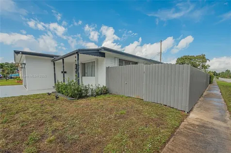 7401 Taylor Street Hollywood FL 33024