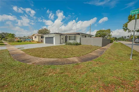 7401 Taylor Street Hollywood FL 33024