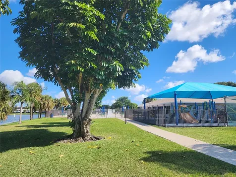 10577 NW 8th Street Pembroke Pines FL 33026