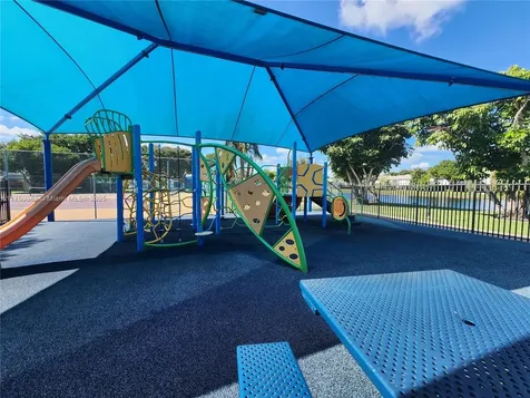 10577 NW 8th Street Pembroke Pines FL 33026