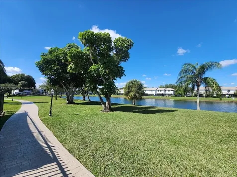 10577 NW 8th Street Pembroke Pines FL 33026