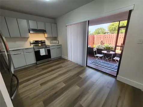 10577 NW 8th Street Pembroke Pines FL 33026