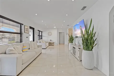 45 E 35th Street Hialeah FL 33013