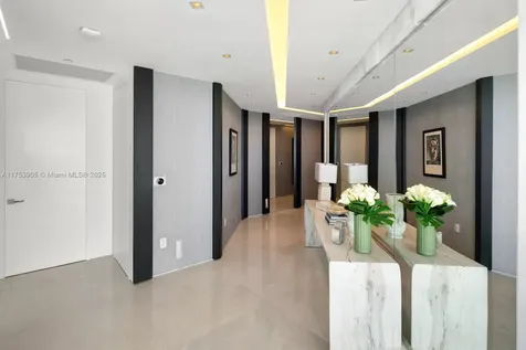 100 S Pointe Drive Miami Beach FL 33139
