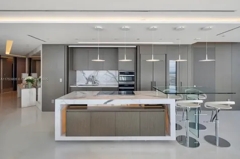 100 S Pointe Drive Miami Beach FL 33139