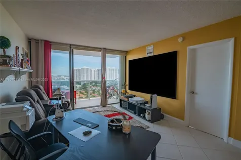 3675 N Country Club Drive Aventura FL 33180