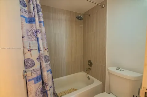 3675 N Country Club Drive Aventura FL 33180