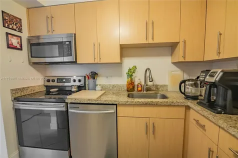 3675 N Country Club Drive Aventura FL 33180