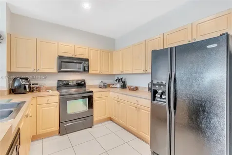 8246 Prestige Commons Drive Tamarac FL 33321