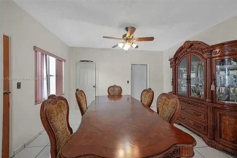4727 NE 1st Court Miami FL 33137