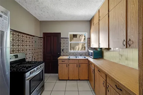 4727 NE 1st Court Miami FL 33137