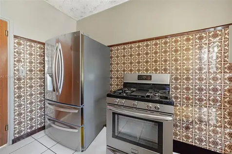 4727 NE 1st Court Miami FL 33137