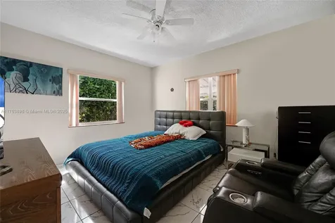 4727 NE 1st Court Miami FL 33137