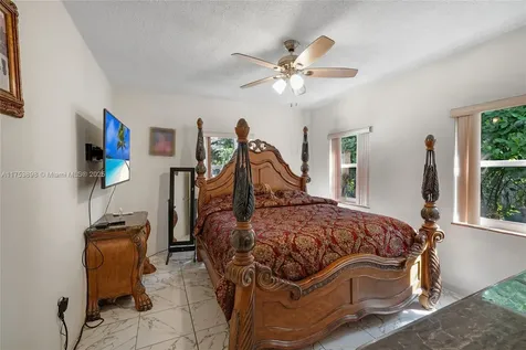 4727 NE 1st Court Miami FL 33137