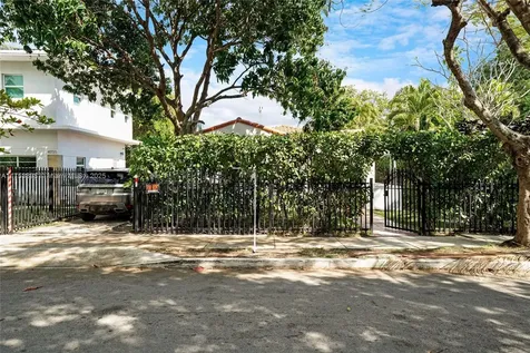 4727 NE 1st Court Miami FL 33137