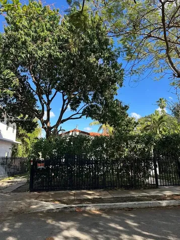 4727 NE 1st Court Miami FL 33137