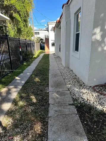 4727 NE 1st Court Miami FL 33137