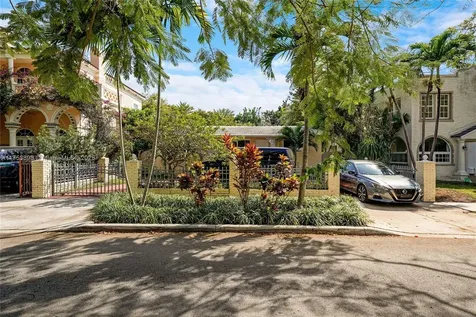 4727 NE 1st Court Miami FL 33137