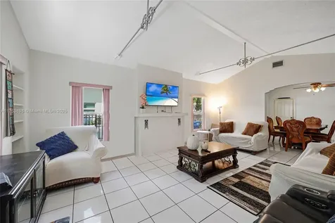 4727 NE 1st Court Miami FL 33137