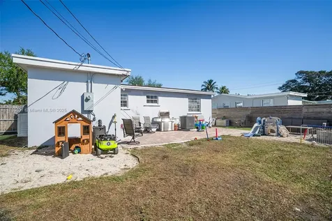 7710 Hope Street Hollywood FL 33024