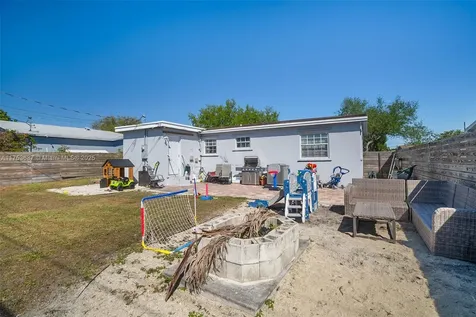 7710 Hope Street Hollywood FL 33024