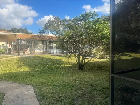 5851 Washington Street Hollywood FL 33121