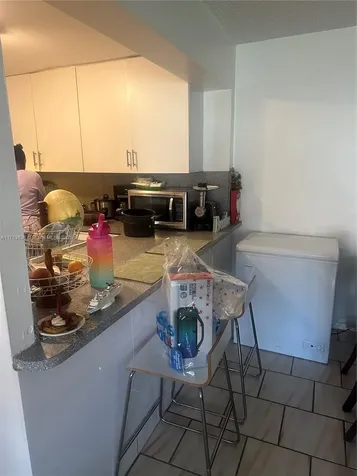 5851 Washington Street Hollywood FL 33121