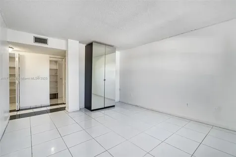7300 Wayne Avenue Miami Beach FL 33141