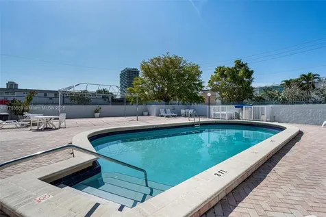 7300 Wayne Avenue Miami Beach FL 33141