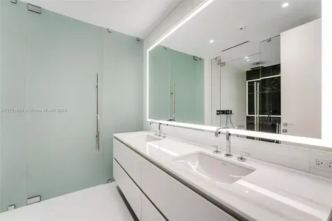 300 Biscayne Boulevard Way Miami FL 33131