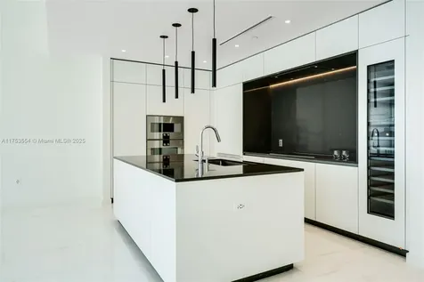 300 Biscayne Boulevard Way Miami FL 33131