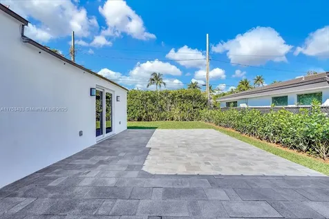 745 W 51st Street Miami Beach FL 33140