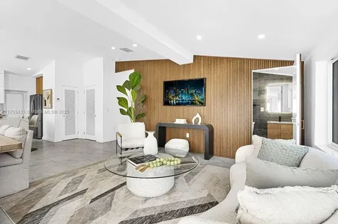 745 W 51st Street Miami Beach FL 33140