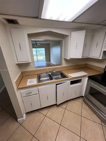 3710 NW 21st Street Lauderdale Lakes FL 33311