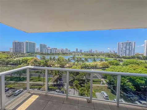 3625 N Country Club Drive Aventura FL 33180