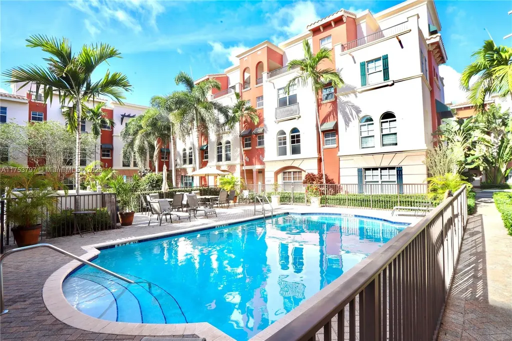 1033 NE 17th Way Fort Lauderdale FL 33304